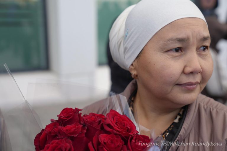 «Бақыттан көз жасына ерік берді» – Санжар Ташкенбайдың әкесі ұлының әлем чемпионатындағы жеңісі туралы.