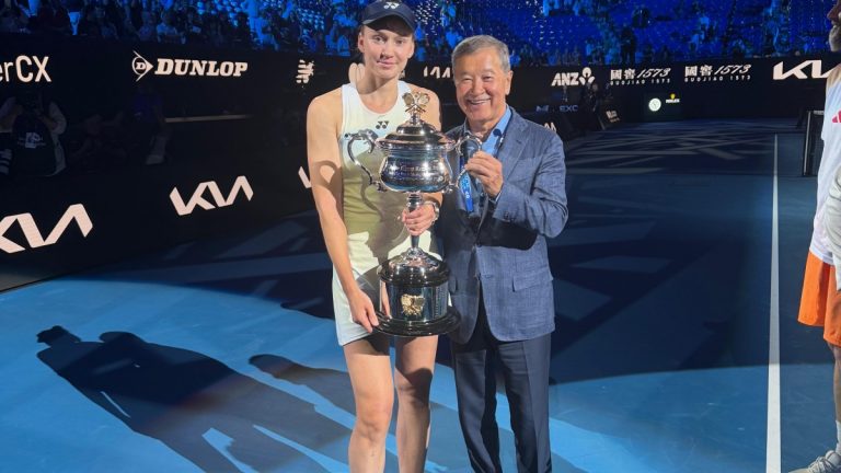Елена Рыбакина выиграла Australian Open